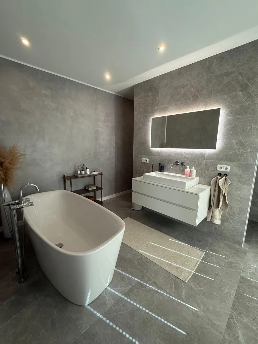 Traumbad mit freistehender Badewanne